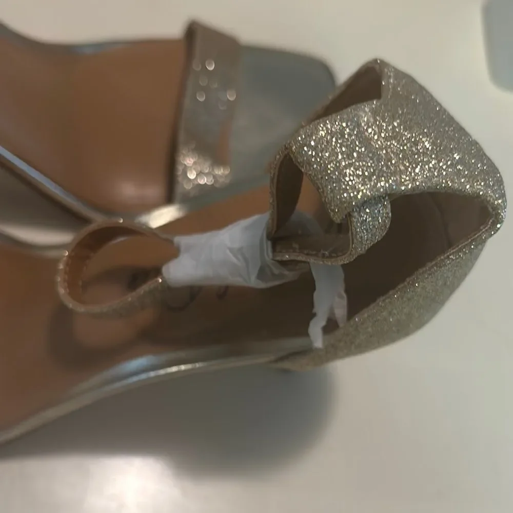 Wild Pair Gold Heeled Sandals Stiletto Ankle Strap